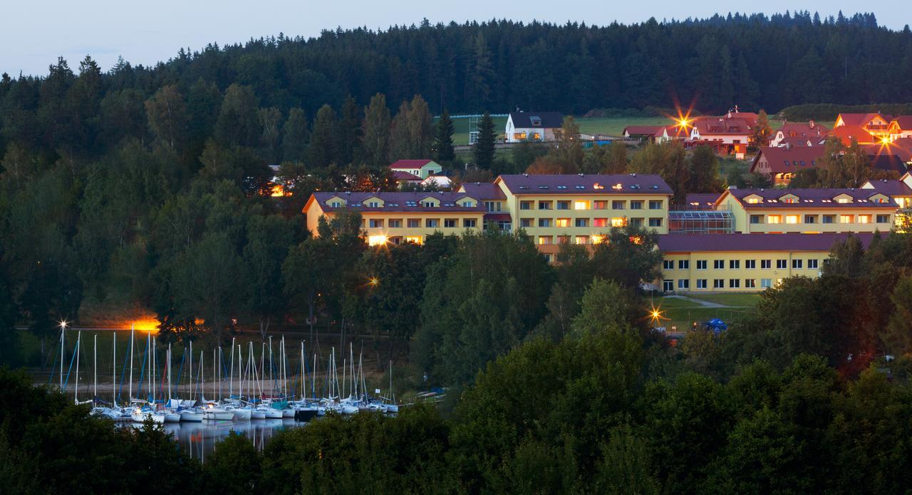 Lipno Wellness - Frymburk Hotel Private Family Room Exteriör bild