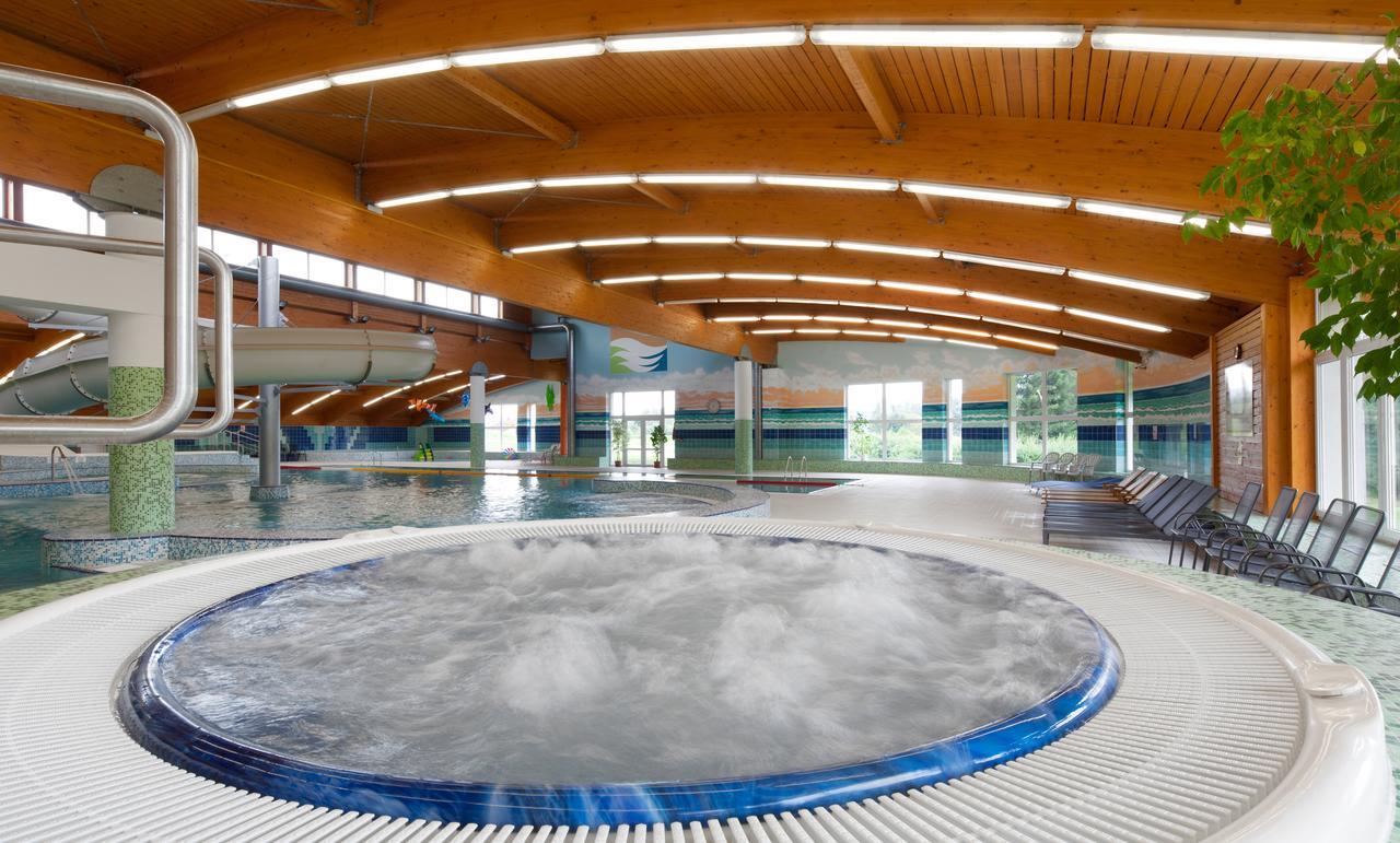 Lipno Wellness - Frymburk Hotel Private Family Room Exteriör bild