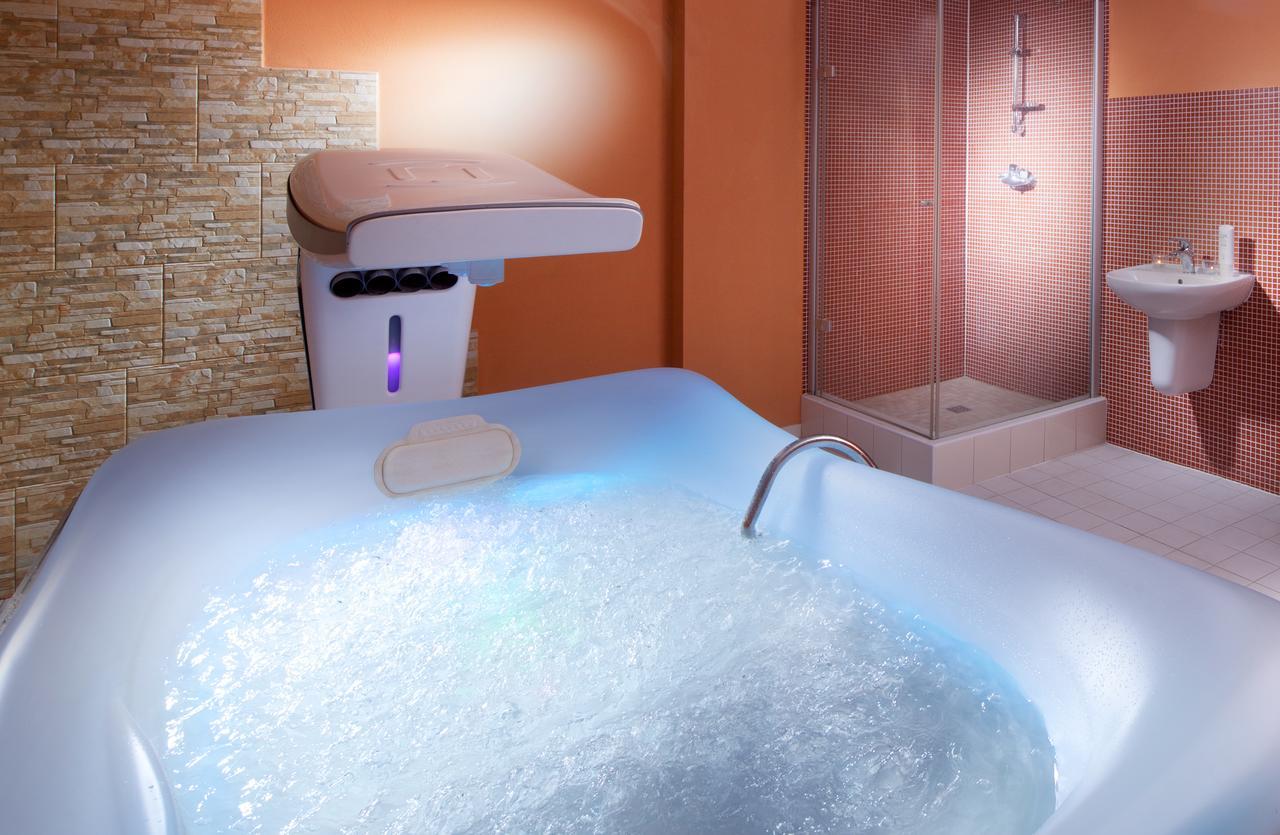 Lipno Wellness - Frymburk Hotel Private Family Room Exteriör bild