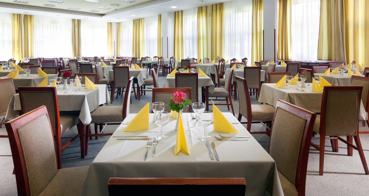 Lipno Wellness - Frymburk Hotel Private Family Room Exteriör bild